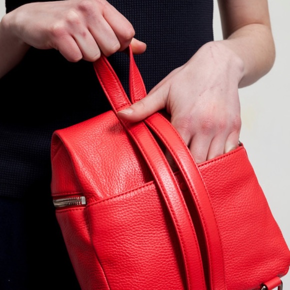 KARA Small Backpack Poppy RARE - Picture 4 of 10